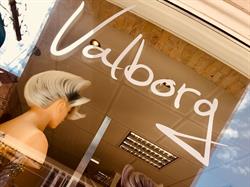 Valborg, Salon