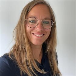 Laura Ostenfeldt - Psykoterapeut & stresscoach