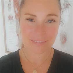 Fysiurgisk Massør og Sportsbehandler Henriette Rosendahl