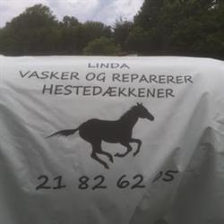 Linda vasker & Reparerer hestedækkener