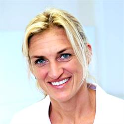 Tandlæge Charlotte Lebahn