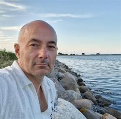 Peter M Rif