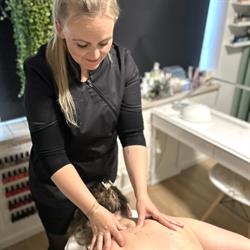 Nele. Krop & Hudpleje