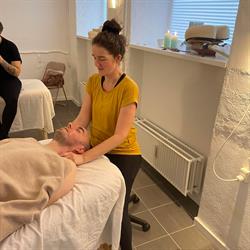 BodySync - Kropsterapeutuddannelse. For Kvinder - Af Kvinder
