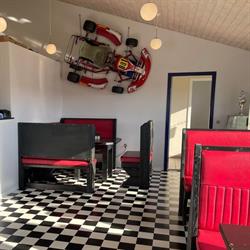 Pitten Diner-en del af buffetbussen