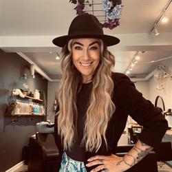 Frisør Tina Kirk