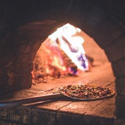 Adems Stenovn Pizza & Grill
