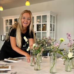 Blomsterdekoratør Nikita Nielsen