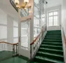 Elevator i hovedtrappe
