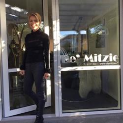 De' Mitzie